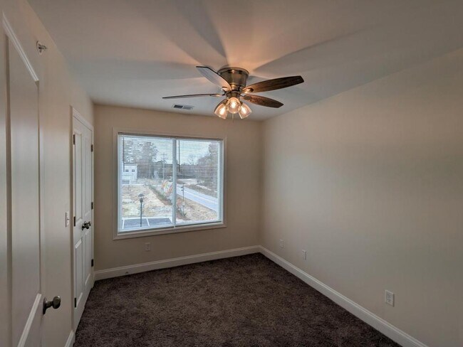 Building Photo - 1659 Legrand Rd