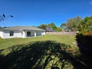 Building Photo - 5996 NW Baynard Dr