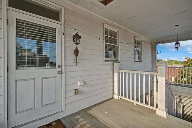 Building Photo - 109 E Oglethorpe Ave