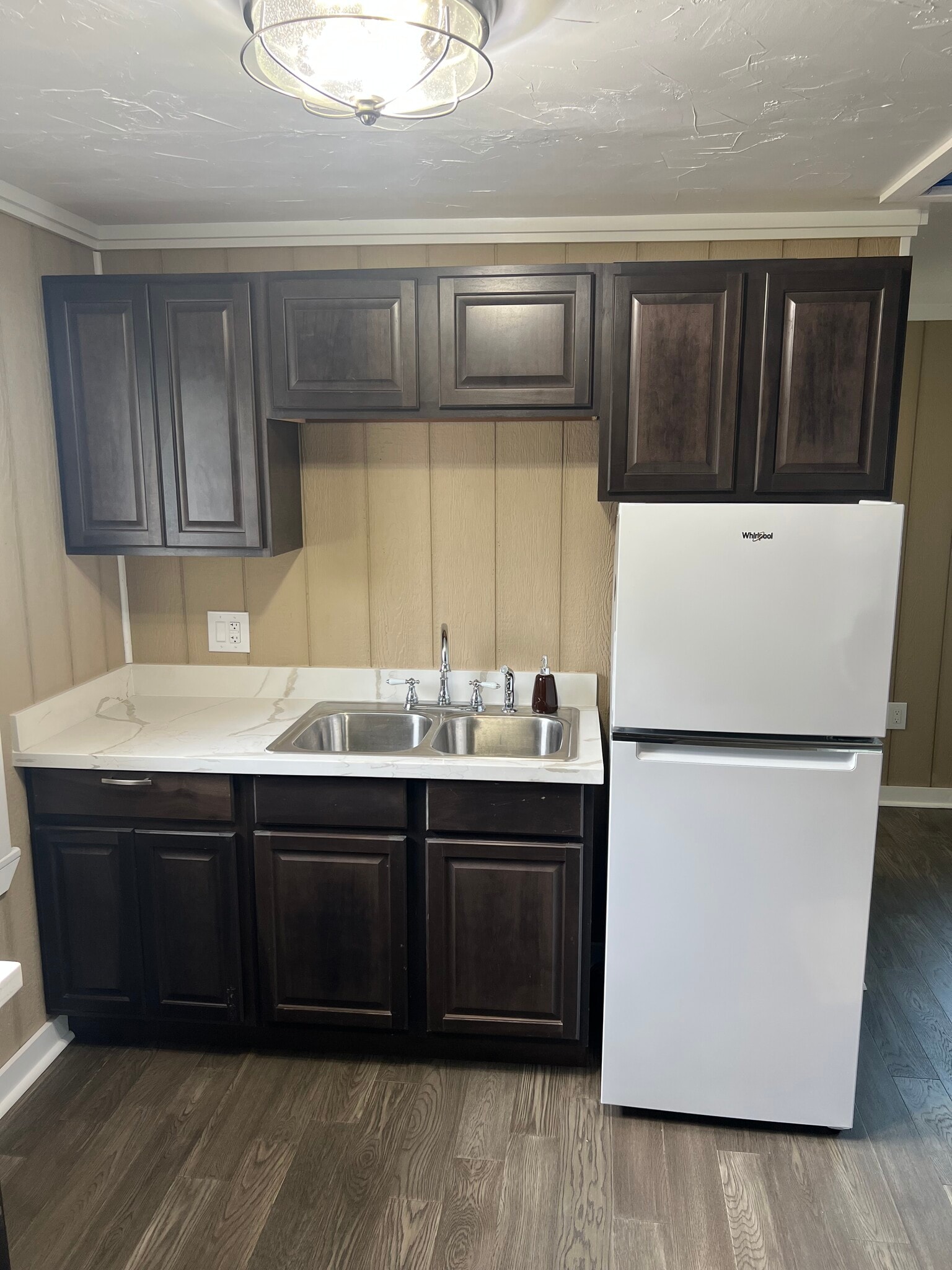 Building Photo - 2210 Broadway St