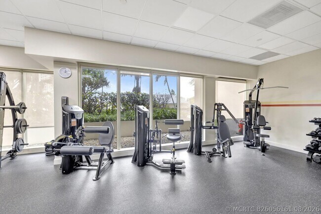 Building Photo - 4101 N Ocean Blvd