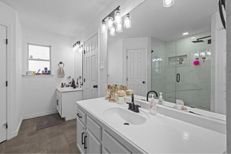 Building Photo - 2912 Boardwalk Ave