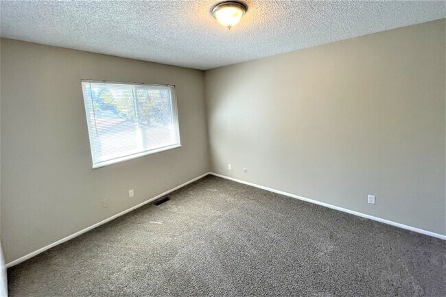 Building Photo - 15807 E Oxford Ave