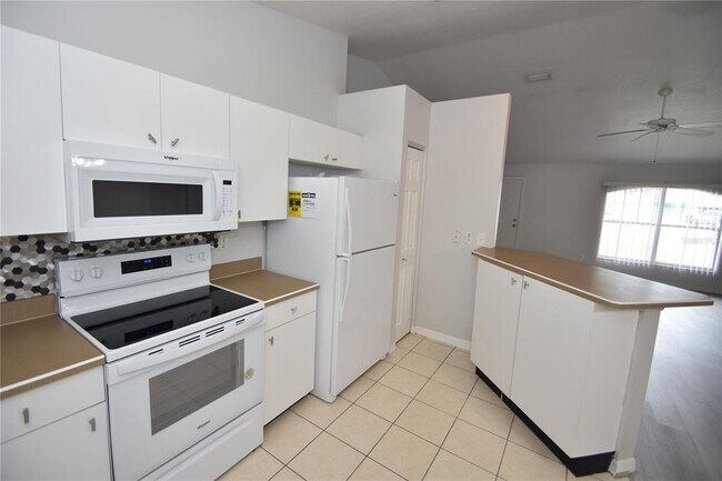 Building Photo - 6 Rosedale Pl