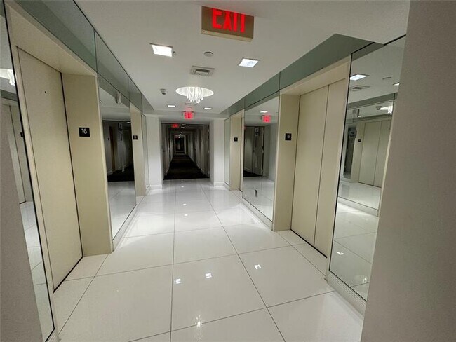 Building Photo - 350 S Miami Ave