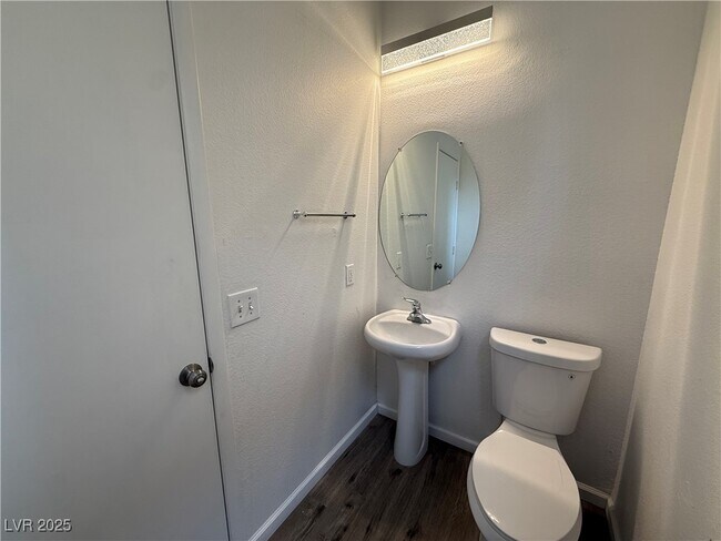 Building Photo - 6768 Wormwood Ln