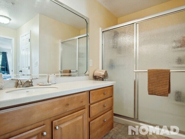 Building Photo - 3 Bedroom Townhome in Apopka