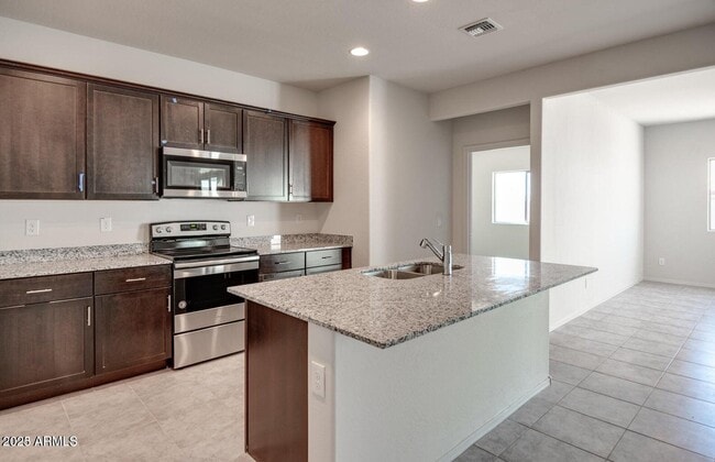 Building Photo - 18091 N Presley Ln