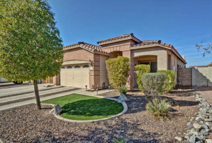 Primary Photo - 220 E Beth Dr