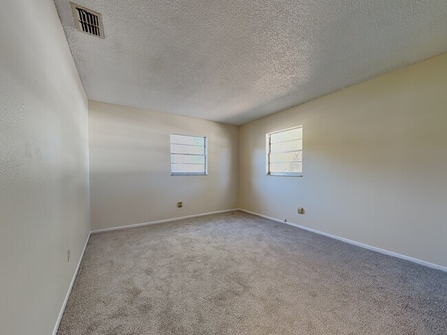 Building Photo - 15696 Bolesta Rd