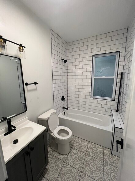 fully remodeled washroom - 2836 W 40th St
