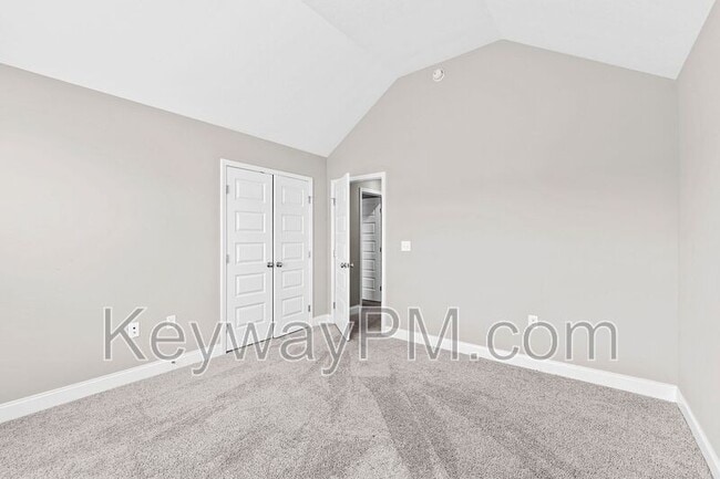 Building Photo - 3205 Venetian Dr