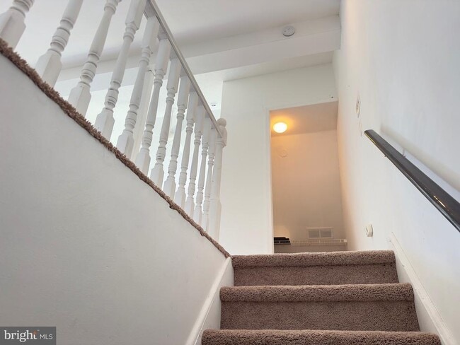 Building Photo - 1017 Oaklyn Ct