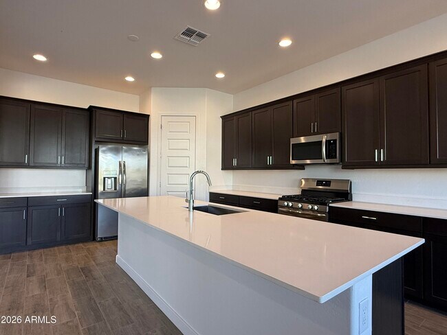 Building Photo - 2996 E Birdsong Ave