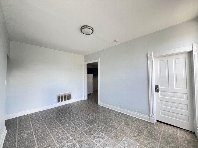 Building Photo - 7024 S Wentworth Ave