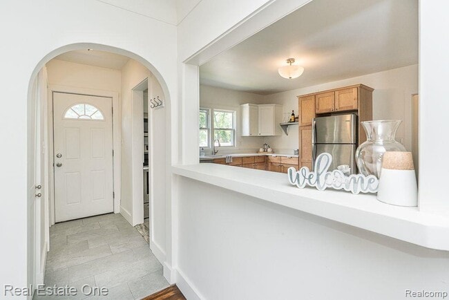 Building Photo - 2392 W Auburn Rd