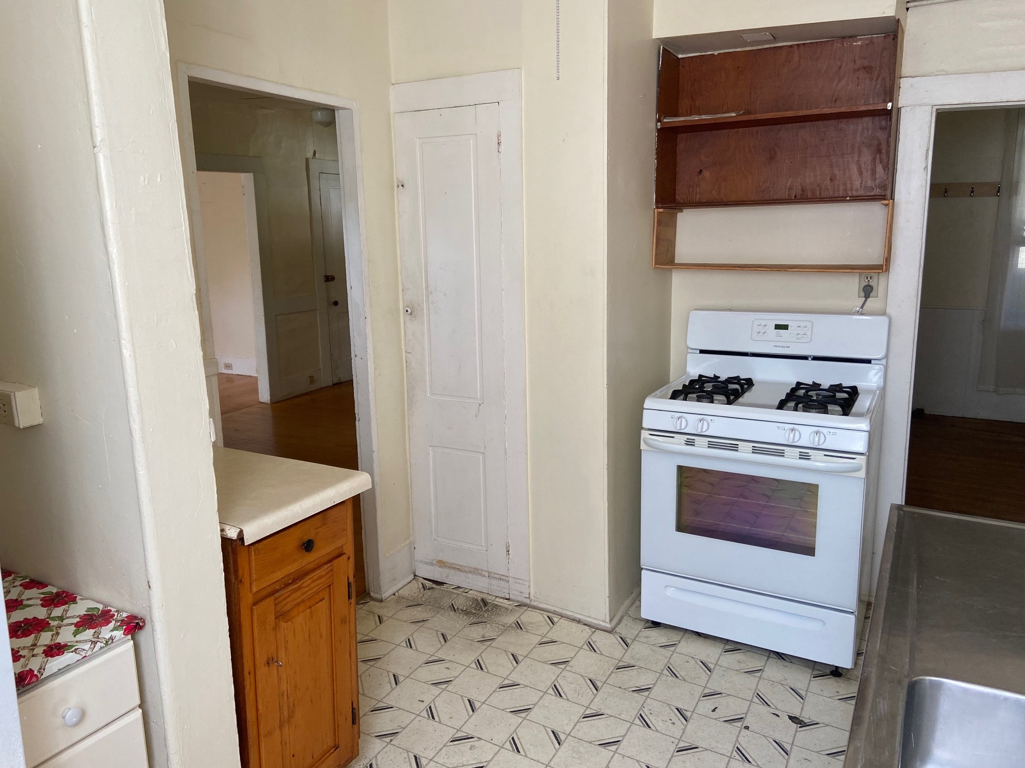 Building Photo - 210 Elliot St