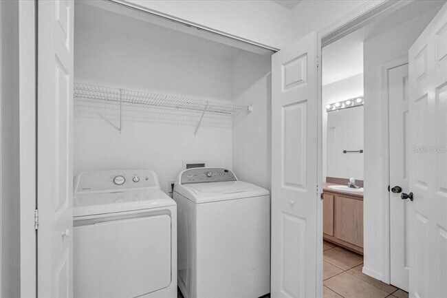 Building Photo - 7405 Vista Way