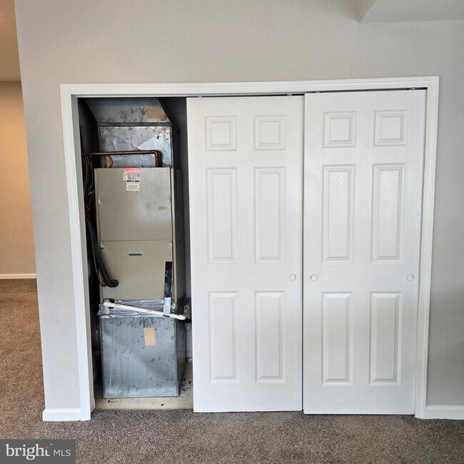 Building Photo - 5814 Wyndham Cir