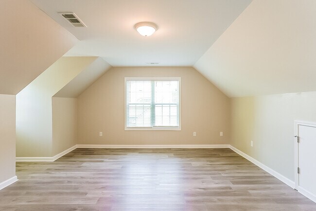 Building Photo - 900 Terrace Mill Dr