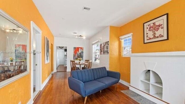 Building Photo - 646 33rd St