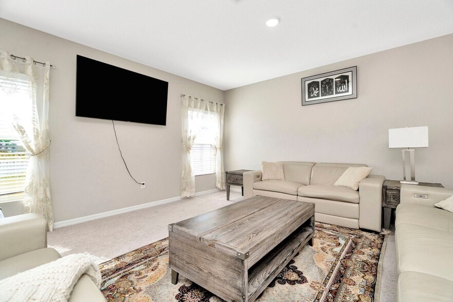 Building Photo - 12811 Twin Bridges Dr