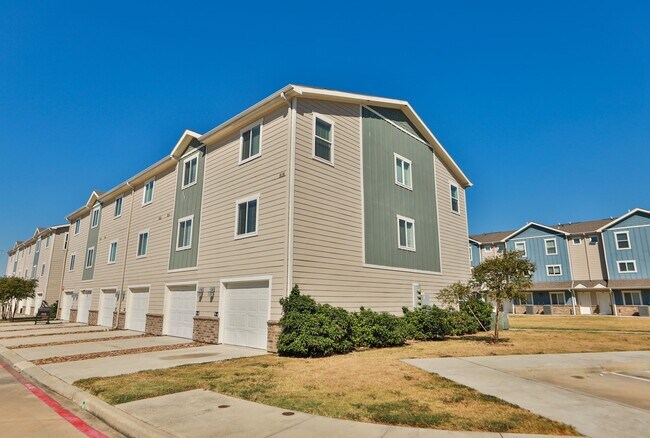 Building Photo - 21155 Gosling Rd