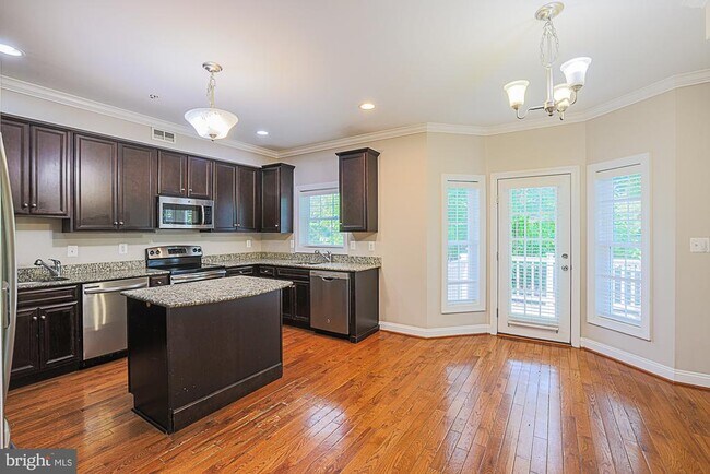 Building Photo - 3709 Fords Ln