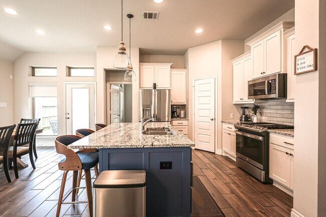 Building Photo - 16323 Pintado Forest Rd