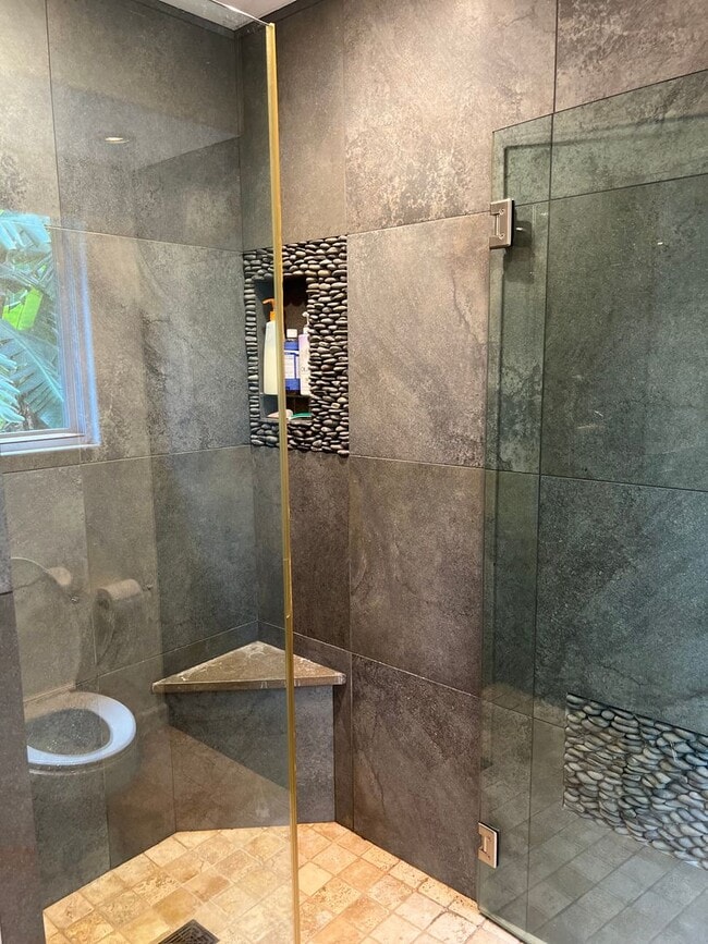 Building Photo - Furnished Kulamanu Home