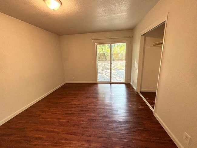 Building Photo - Lovely Cul-de-Sac Home in West Davis – Close to Parks & Amenities