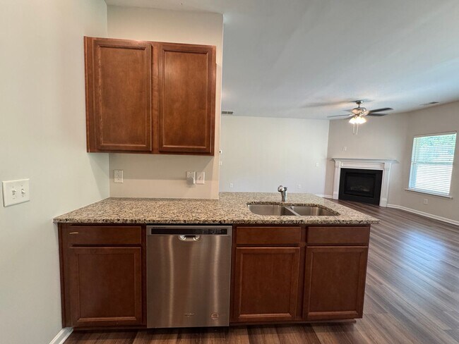 Building Photo - Nice 3/2 house in West Rome- $1,995