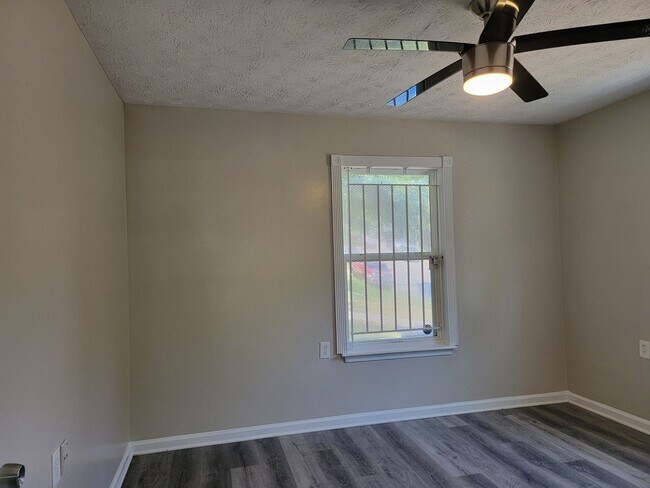 Building Photo - Intown Ranch - ADA Accessible Voucher Appr...