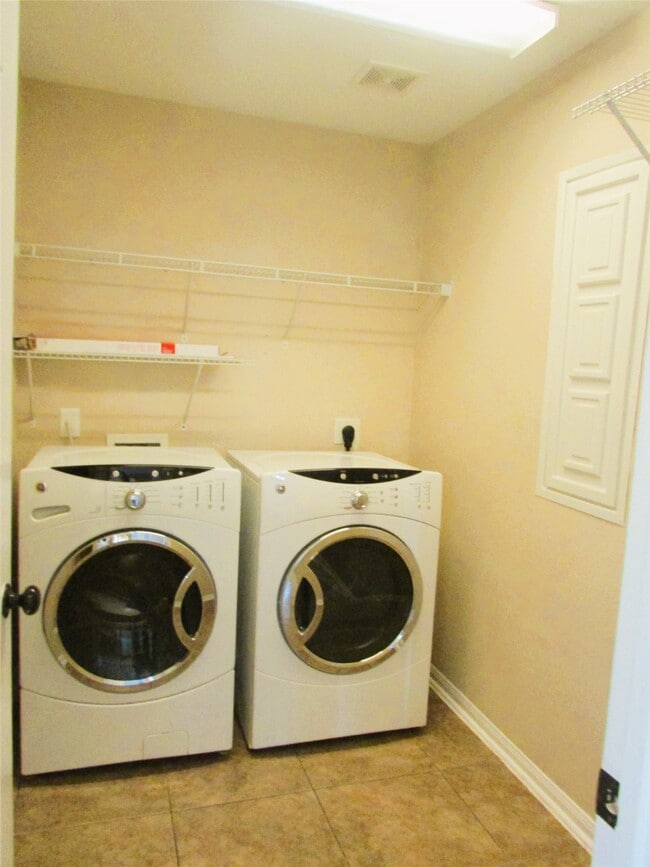 Building Photo - 6402 Sweet Orchid Ln