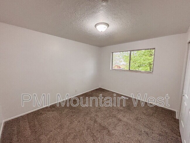 Building Photo - 4675 S 1300 E