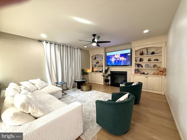 Building Photo - 21201 Sundial Ct