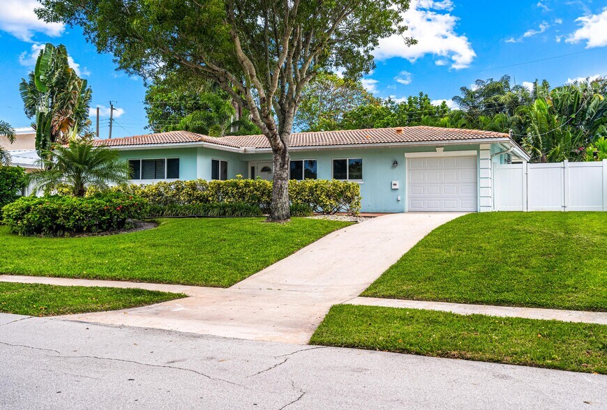 Primary Photo - 1260 SW 9th St