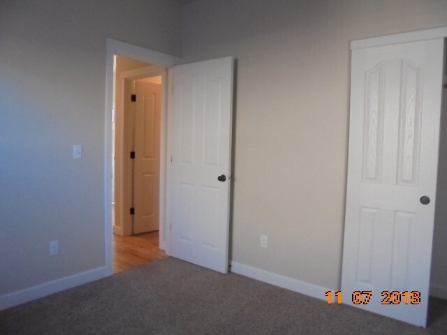 Building Photo - 2981 SW Redmond Hill Rd