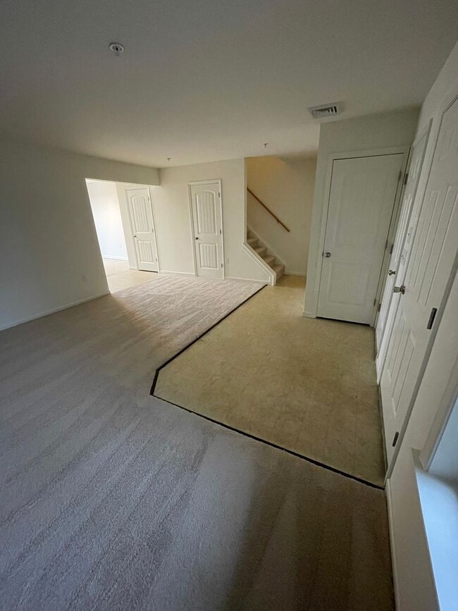 Building Photo - Updated 3 Bed 3 Bath Townhouse in Marietta!