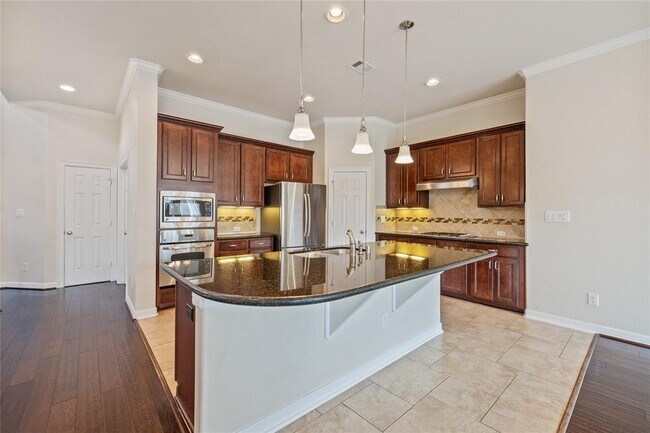 Building Photo - 2737 King's Retreat Cir
