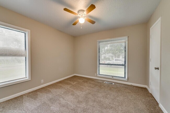 Building Photo - 1440 Moran Dr