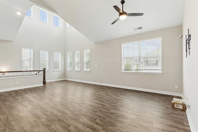 Building Photo - End Unit 2BR Condo with Garage, Balcony & Open Living