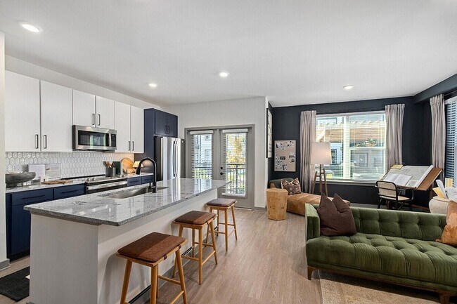 Building Photo - 3812 W Montague Ave