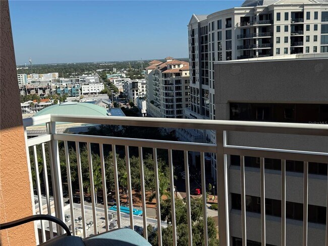 Building Photo - 1350 Main St