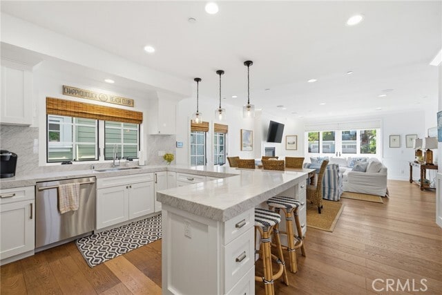 Building Photo - 305 Montero Ave