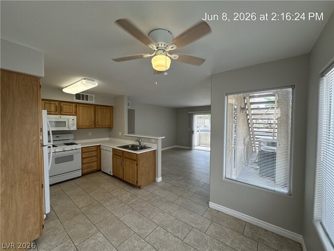 Building Photo - 5710 E Tropicana Ave
