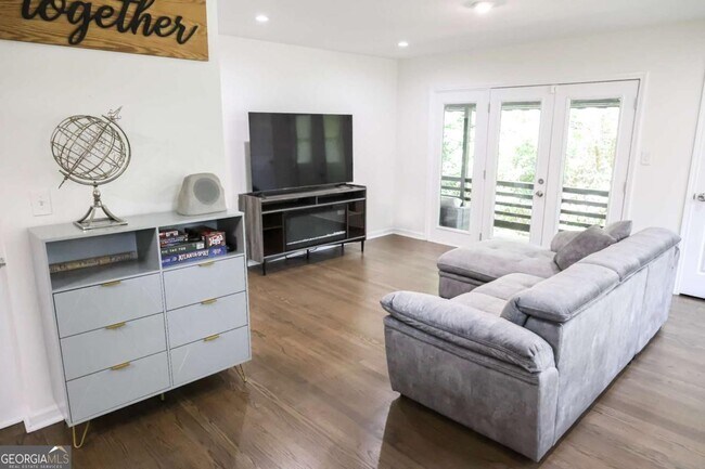 Building Photo - 1275 Calhoun Ave