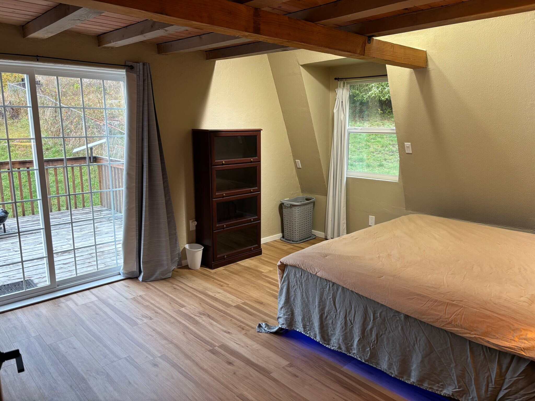 Building Photo - 432 N Yodel Ln