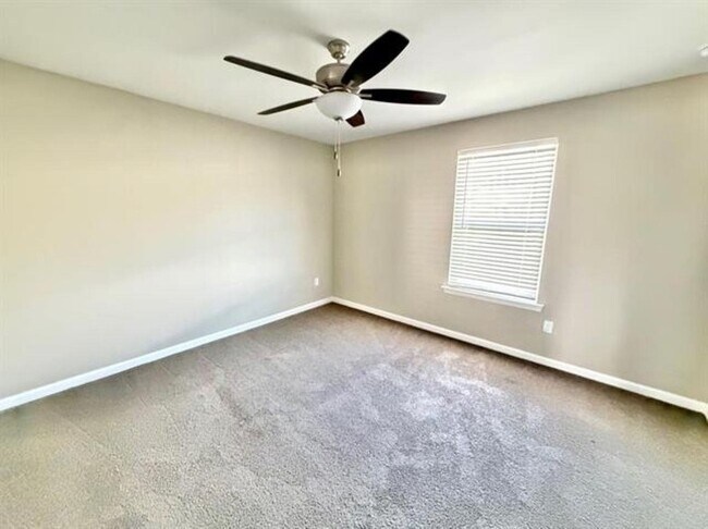 Building Photo - 2281 Del Carmel Way
