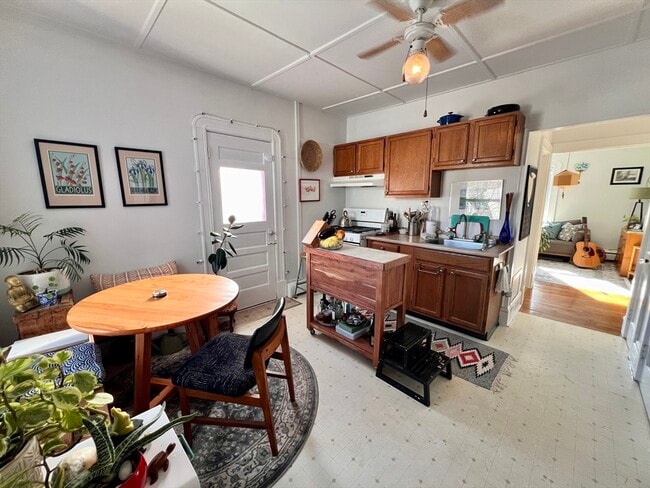 Building Photo - 14 Fairview Ave